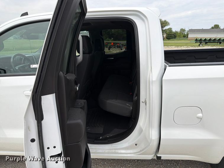 image for item EX4492 2020 Chevrolet Silverado 1500 Ext. Cab pickup truck