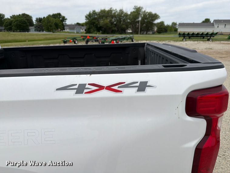 image for item EX4492 2020 Chevrolet Silverado 1500 Ext. Cab pickup truck