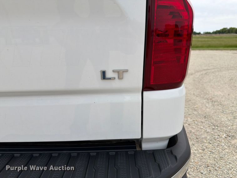 image for item EX4492 2020 Chevrolet Silverado 1500 Ext. Cab pickup truck