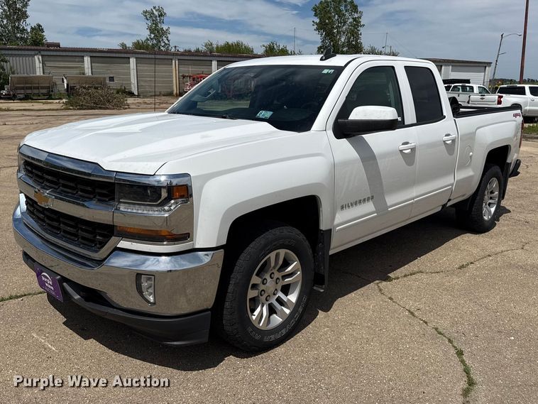 image for item EX4493 2019 Chevrolet Silverado 1500 Ext. Cab pickup truck