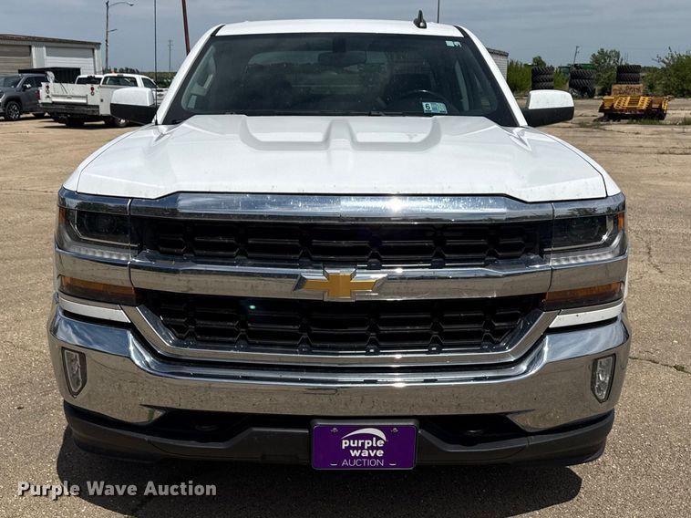 image for item EX4493 2019 Chevrolet Silverado 1500 Ext. Cab pickup truck
