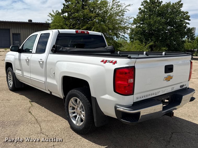 image for item EX4493 2019 Chevrolet Silverado 1500 Ext. Cab pickup truck