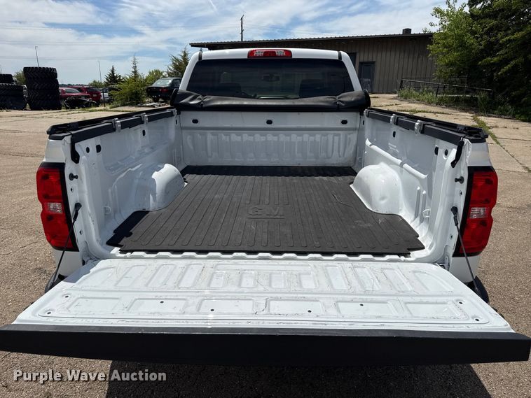 image for item EX4493 2019 Chevrolet Silverado 1500 Ext. Cab pickup truck