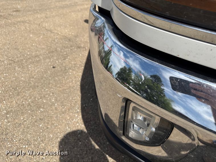 image for item EX4493 2019 Chevrolet Silverado 1500 Ext. Cab pickup truck