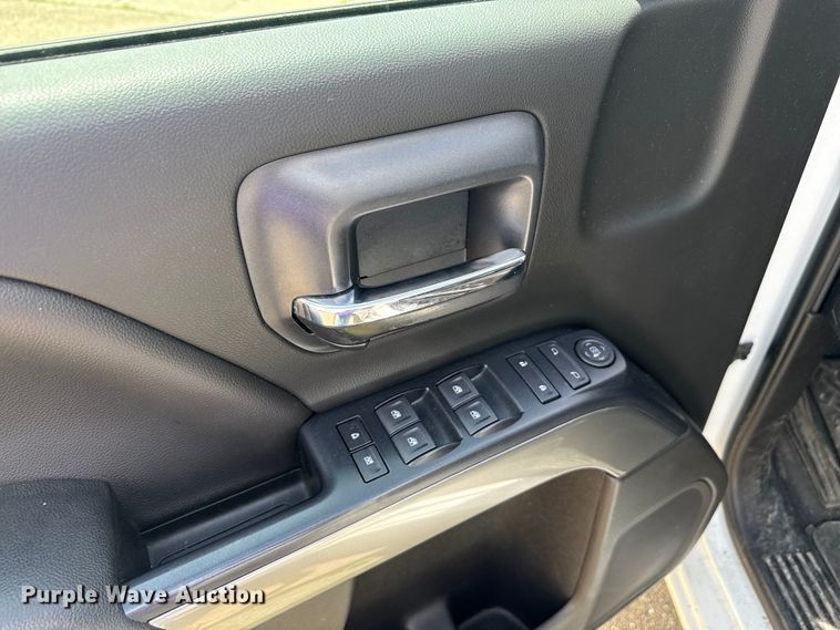image for item EX4493 2019 Chevrolet Silverado 1500 Ext. Cab pickup truck