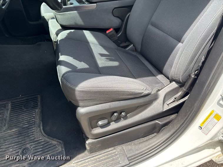 image for item EX4493 2019 Chevrolet Silverado 1500 Ext. Cab pickup truck