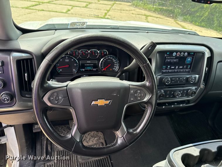 image for item EX4493 2019 Chevrolet Silverado 1500 Ext. Cab pickup truck