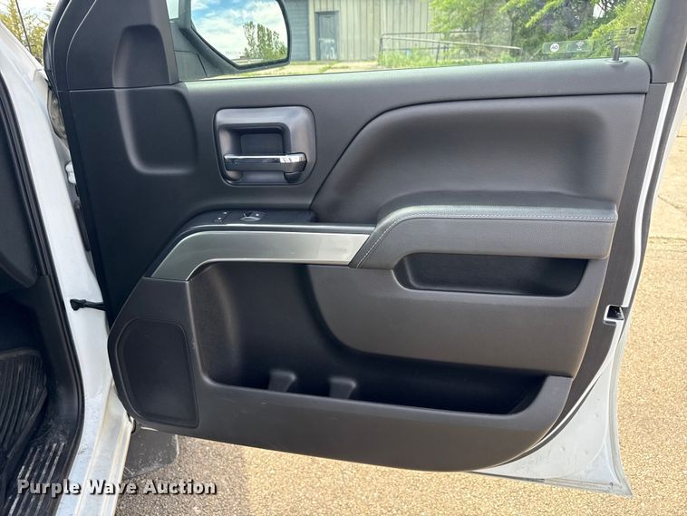 image for item EX4493 2019 Chevrolet Silverado 1500 Ext. Cab pickup truck