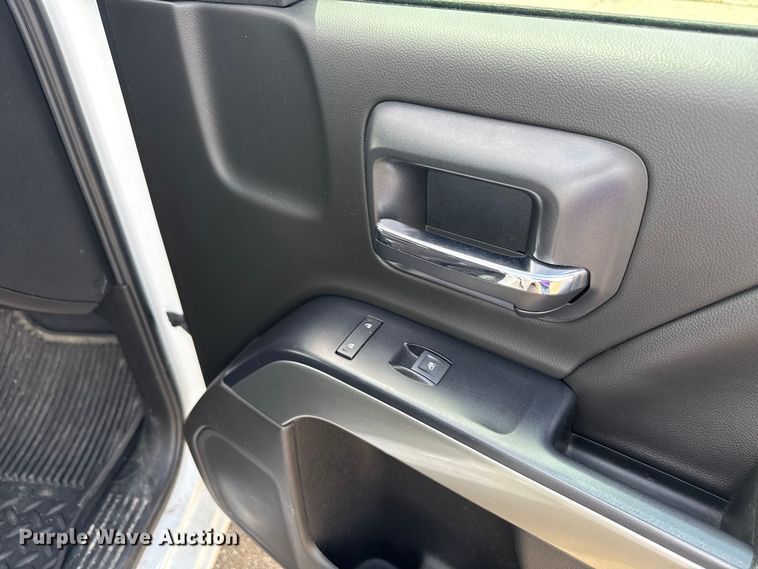 image for item EX4493 2019 Chevrolet Silverado 1500 Ext. Cab pickup truck