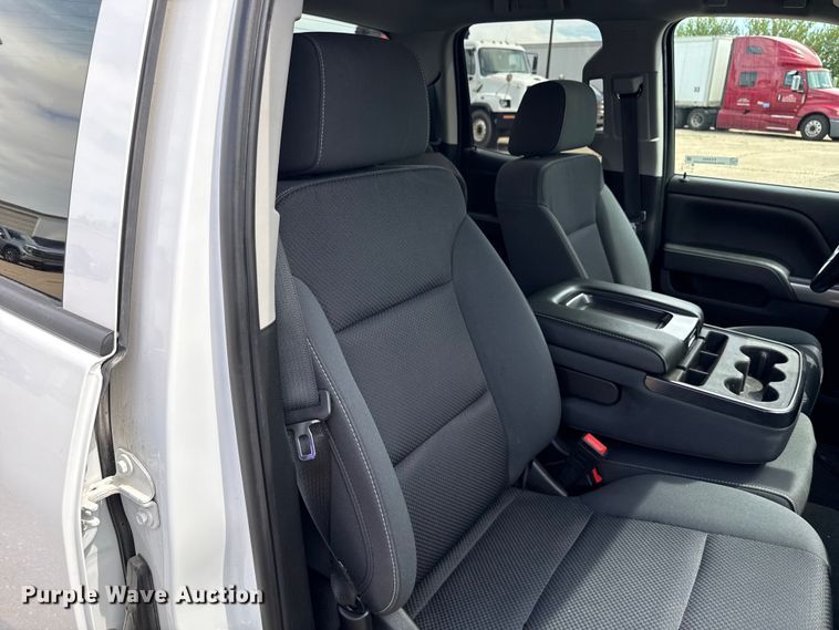 image for item EX4493 2019 Chevrolet Silverado 1500 Ext. Cab pickup truck