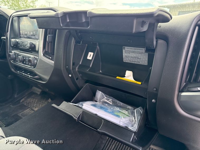 image for item EX4493 2019 Chevrolet Silverado 1500 Ext. Cab pickup truck