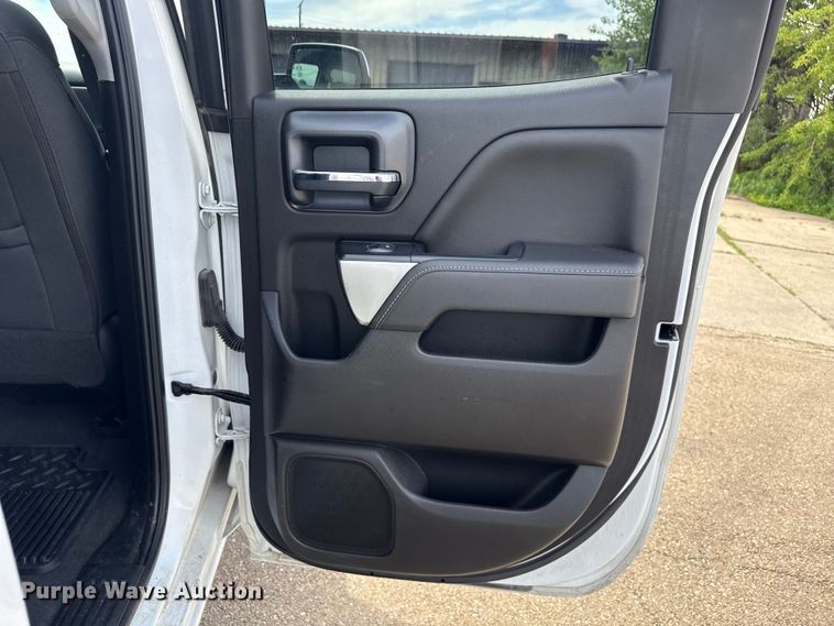 image for item EX4493 2019 Chevrolet Silverado 1500 Ext. Cab pickup truck