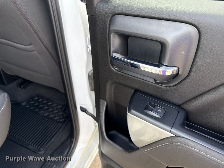 image for item EX4493 2019 Chevrolet Silverado 1500 Ext. Cab pickup truck