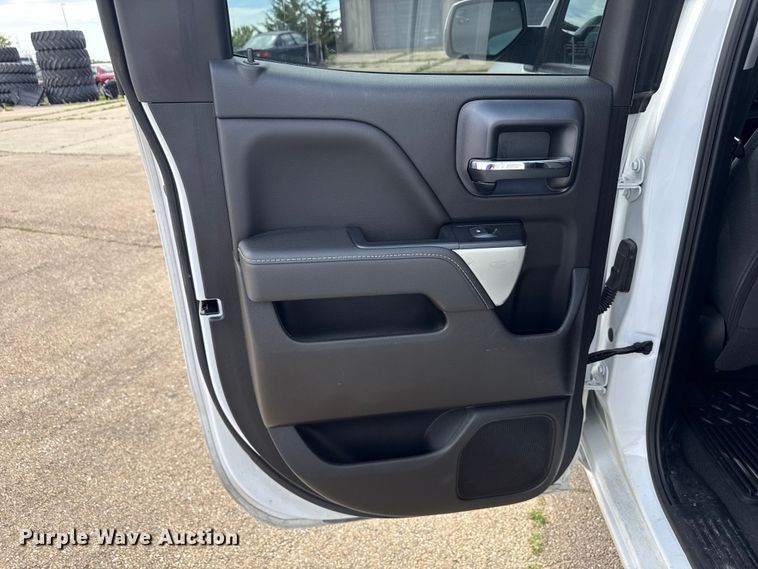 image for item EX4493 2019 Chevrolet Silverado 1500 Ext. Cab pickup truck
