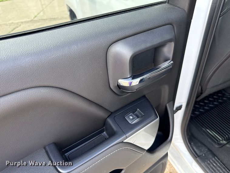 image for item EX4493 2019 Chevrolet Silverado 1500 Ext. Cab pickup truck