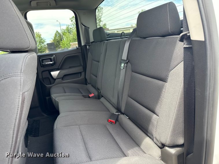 image for item EX4493 2019 Chevrolet Silverado 1500 Ext. Cab pickup truck