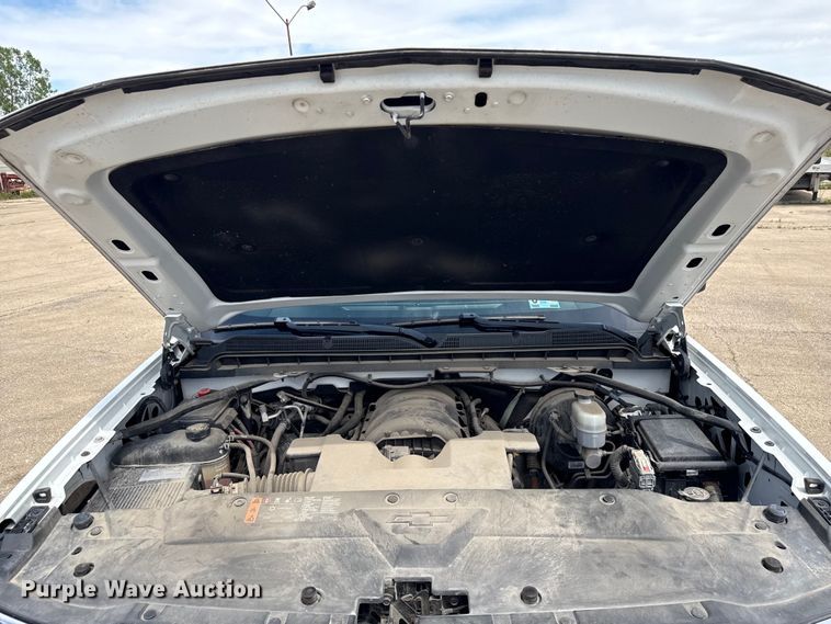 image for item EX4493 2019 Chevrolet Silverado 1500 Ext. Cab pickup truck