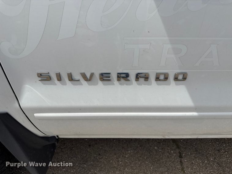 image for item EX4493 2019 Chevrolet Silverado 1500 Ext. Cab pickup truck