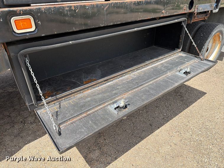 image for item EX4494 2015 Ford F450 Super Duty flatbed truck