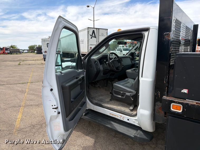 image for item EX4494 2015 Ford F450 Super Duty flatbed truck