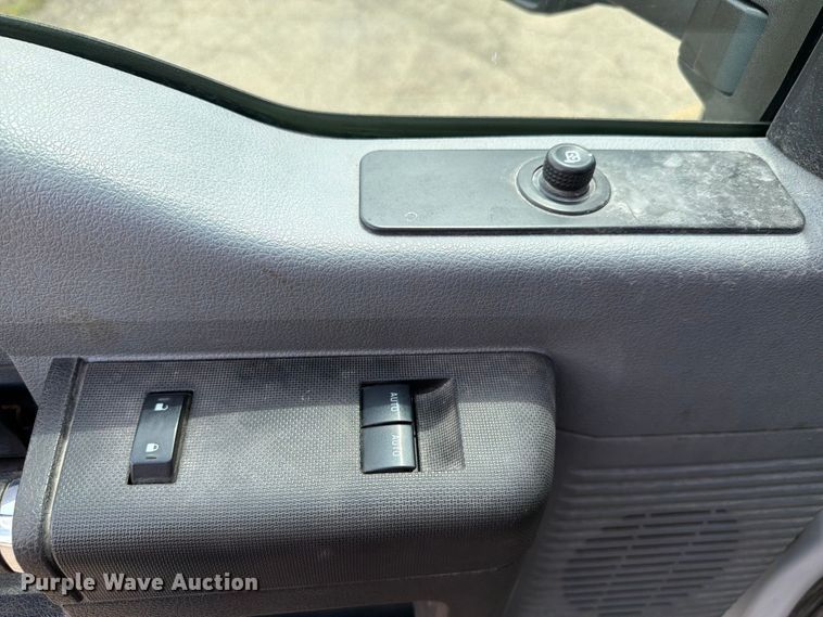 image for item EX4494 2015 Ford F450 Super Duty flatbed truck