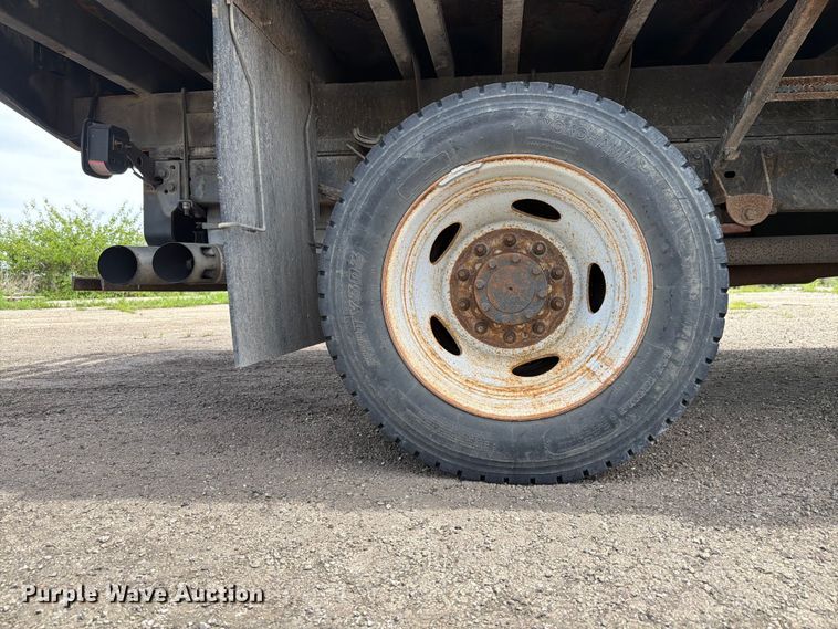 image for item EX4494 2015 Ford F450 Super Duty flatbed truck