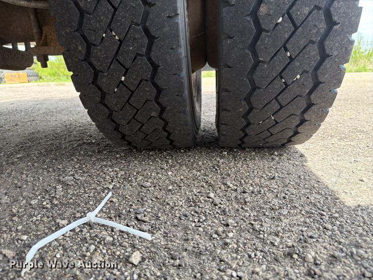 image for item EX4494 2015 Ford F450 Super Duty flatbed truck