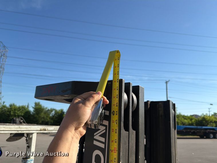 image for item EX4496 2016 UniCarriers CFS40 forklift