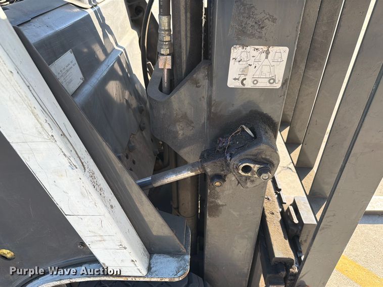 image for item EX4496 2016 UniCarriers CFS40 forklift