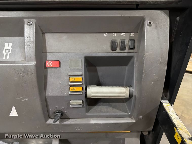 image for item EX4497 2017 Crown SP3500-30 order picker