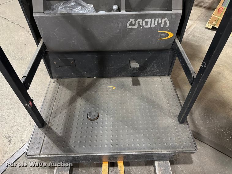 image for item EX4497 2017 Crown SP3500-30 order picker
