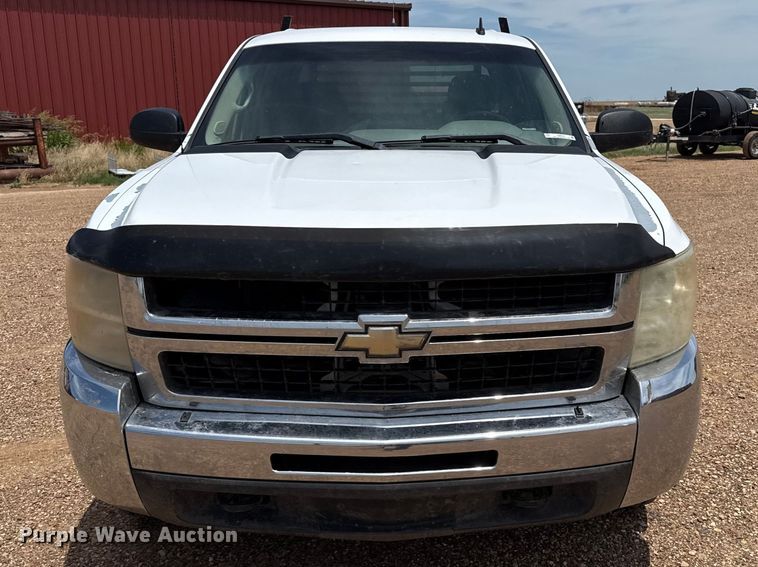 image for item FB6734 2009 Chevrolet Silverado 2500HD Crew Cab flatbed pickup truck