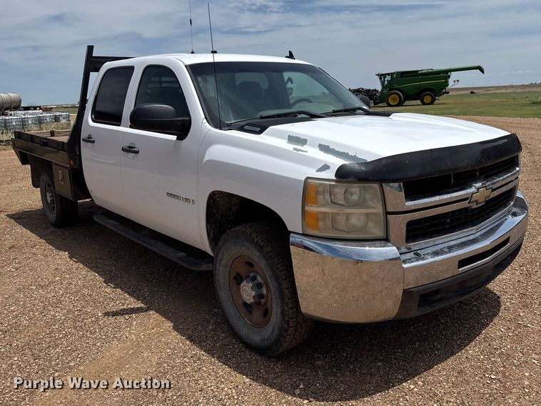 image for item FB6734 2009 Chevrolet Silverado 2500HD Crew Cab flatbed pickup truck