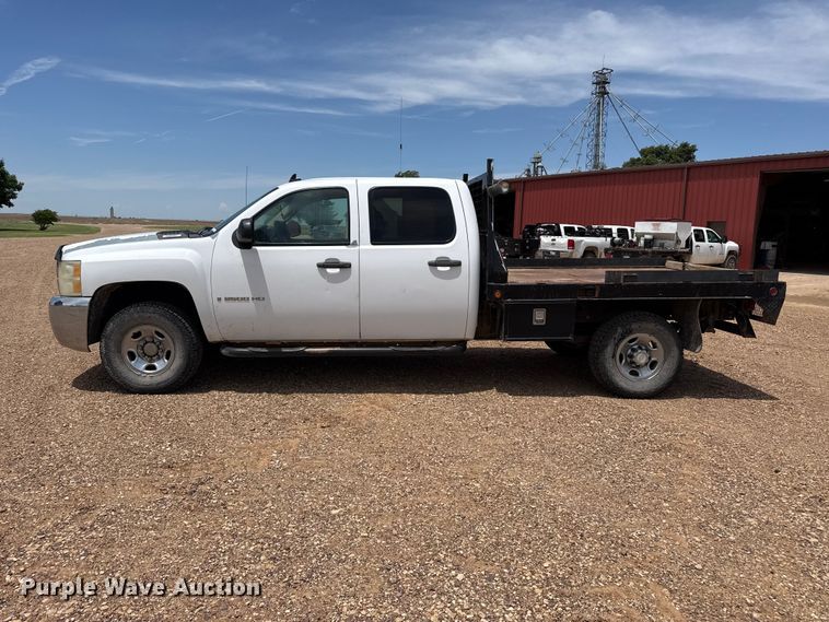 image for item FB6734 2009 Chevrolet Silverado 2500HD Crew Cab flatbed pickup truck
