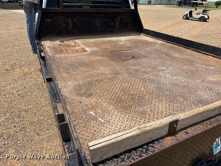 image for item FB6734 2009 Chevrolet Silverado 2500HD Crew Cab flatbed pickup truck