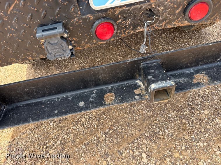 image for item FB6734 2009 Chevrolet Silverado 2500HD Crew Cab flatbed pickup truck