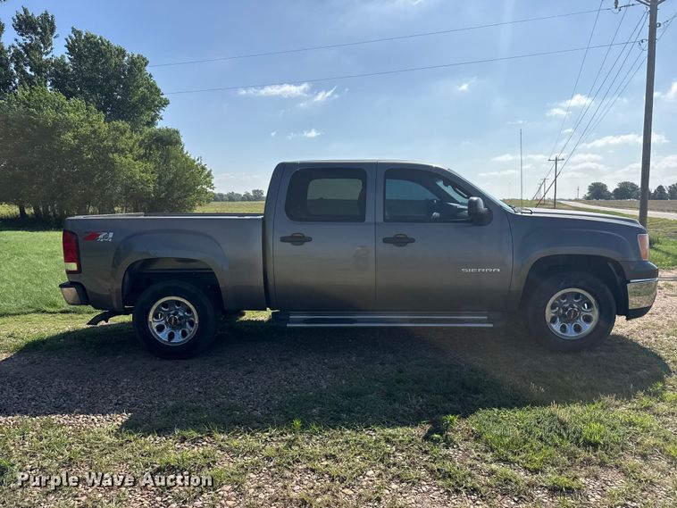 image for item FB6736 2012 GMC Sierra 1500 Crew Cab pickup truck