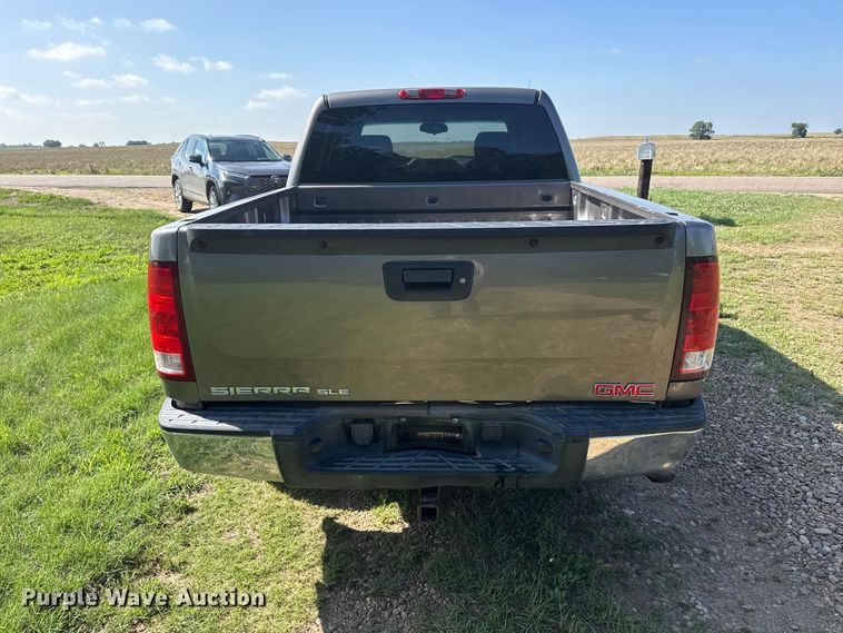 image for item FB6736 2012 GMC Sierra 1500 Crew Cab pickup truck