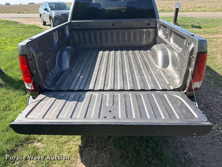 image for item FB6736 2012 GMC Sierra 1500 Crew Cab pickup truck