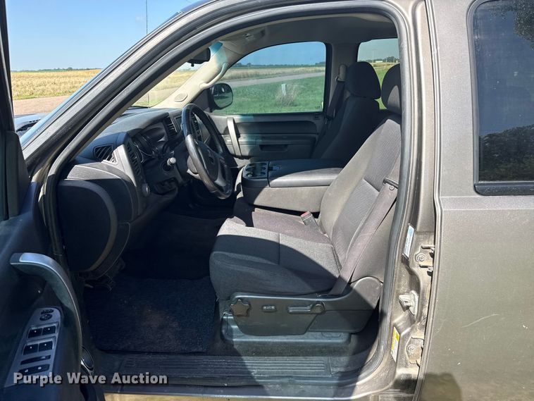 image for item FB6736 2012 GMC Sierra 1500 Crew Cab pickup truck