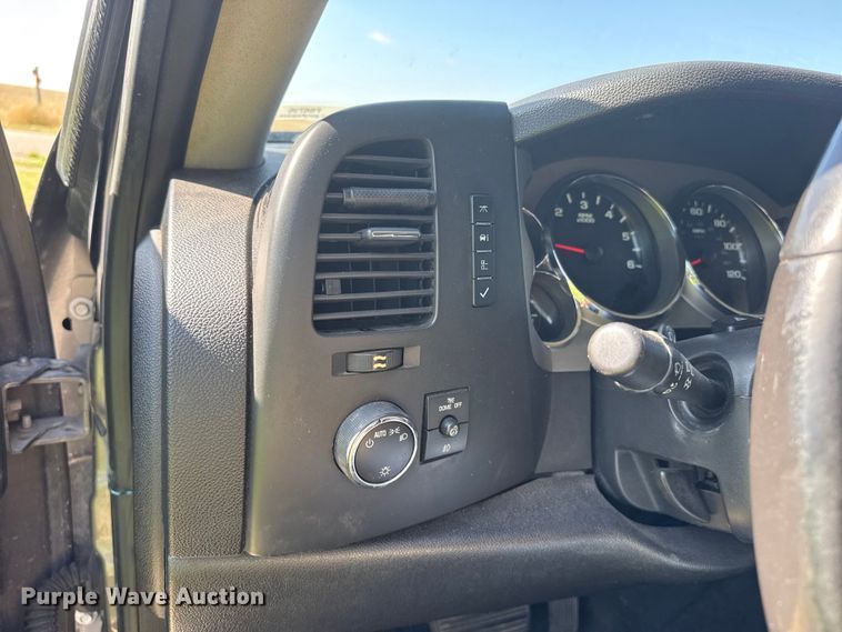 image for item FB6736 2012 GMC Sierra 1500 Crew Cab pickup truck