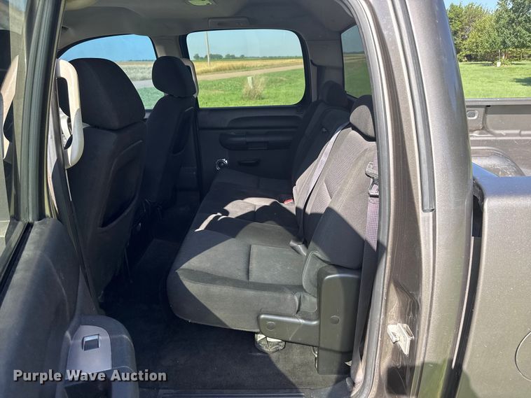 image for item FB6736 2012 GMC Sierra 1500 Crew Cab pickup truck