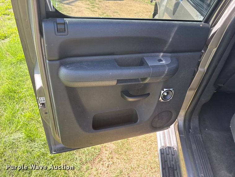 image for item FB6736 2012 GMC Sierra 1500 Crew Cab pickup truck