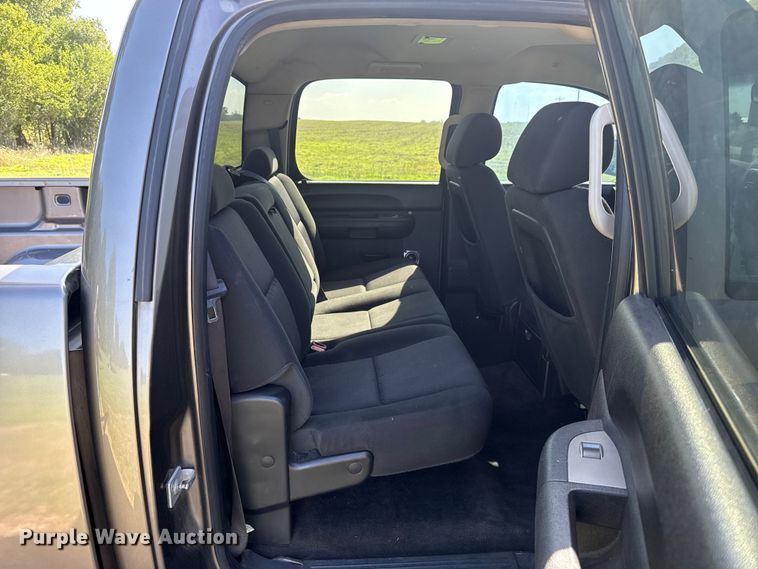 image for item FB6736 2012 GMC Sierra 1500 Crew Cab pickup truck