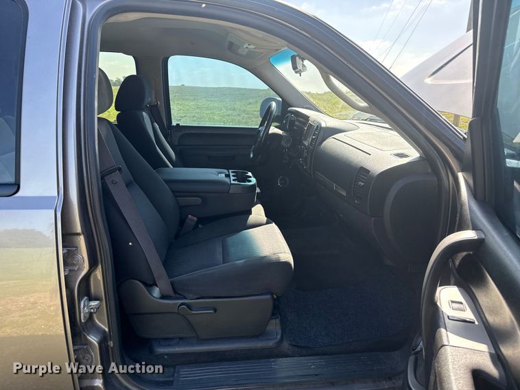 image for item FB6736 2012 GMC Sierra 1500 Crew Cab pickup truck