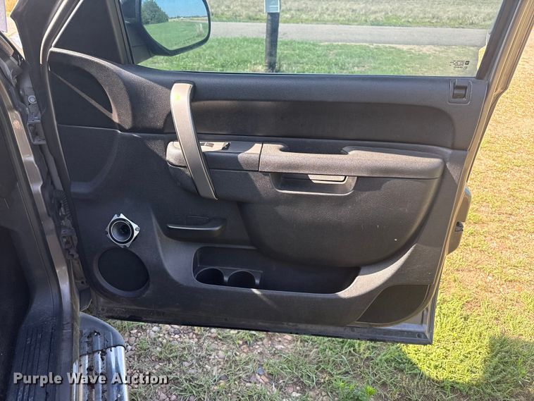 image for item FB6736 2012 GMC Sierra 1500 Crew Cab pickup truck
