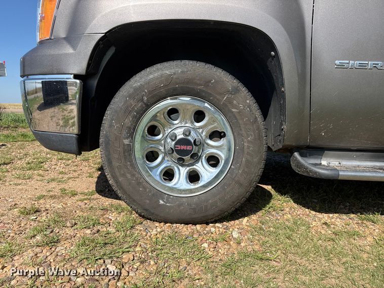 image for item FB6736 2012 GMC Sierra 1500 Crew Cab pickup truck