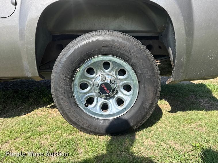 image for item FB6736 2012 GMC Sierra 1500 Crew Cab pickup truck