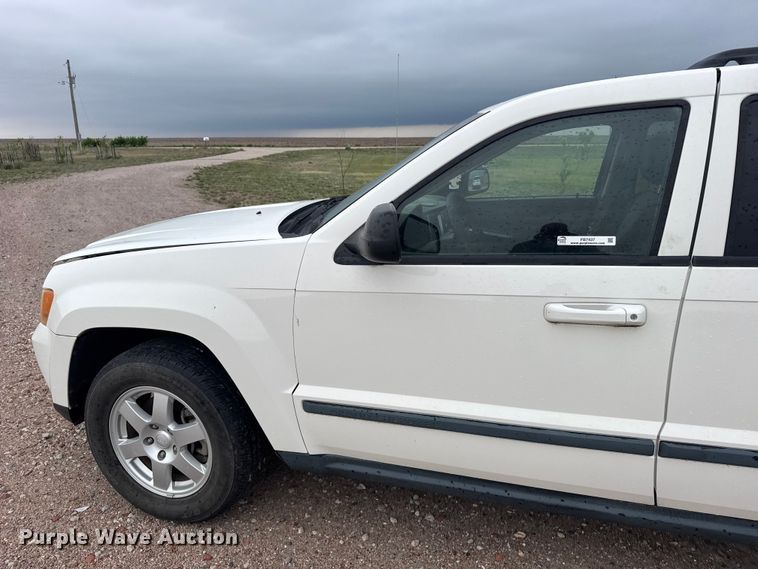 image for item FB7437 2008 Jeep Grand Cherokee SUV