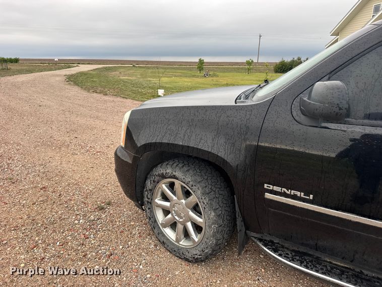 image for item FB7438 2012 GMC Yukon SUV